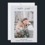 Reserve A Data Simples e Elegante | Foto Minimal Azul Claro<br><div class="desc">Estes cartões de aviso de poupança de data simples e elegantes,  muito macios e azul claro,  apresentam caligrafia elegante em tipografia cursiva e a sua foto pessoal favorita para um visual moderno e minimalista.</div>