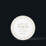 Reserve A Data Sunburst Modern<br><div class="desc">Apresentando um quadro de explosão solar desenhado à mão e emparelhado com o tipo elegante,  esta forma de guardar o cartão de data é uma forma na moda para anunciar a sua data aos seus entes queridos. Adicione informações adicionais às costas.</div>