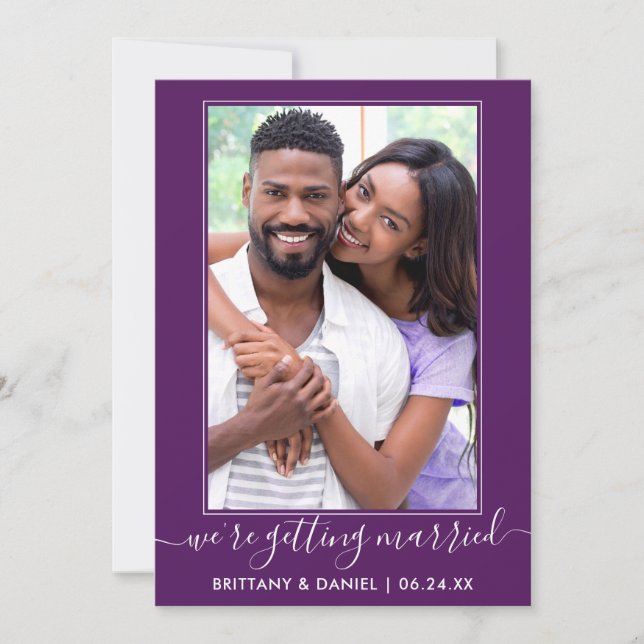 Reserve A Data Trendy Script Casando-se com Roxo (Frente)