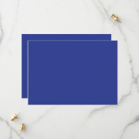 um avião voando no céu