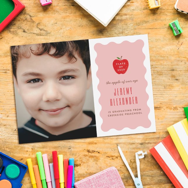 Reserve A Data Wavy Apple Preschool Photo Graduation Announcement (Criador carregado)