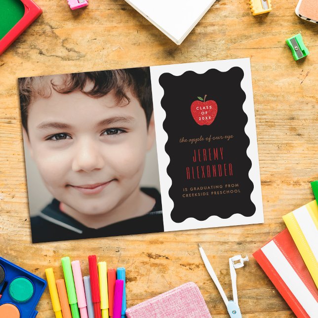 Reserve A Data Wavy Apple Preschool Photo Graduation Announcement (Criador carregado)