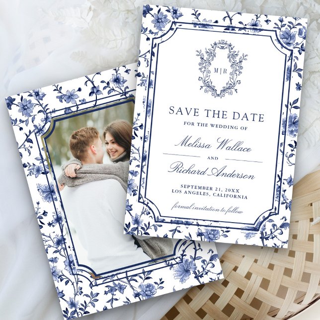 Reserve A Data White and Blue Chinoiserie Crest Photo Wedding (Criador carregado)