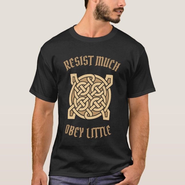 Resistir a camiseta de cochilo nórdico muito esqui (Frente)