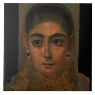 Retrato de uma mulher que veste um ouro peitoral,