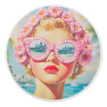 Retro Beach Girl com óculos de sol florais