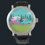 Retro Camper / Reboque e Relógio Automóvel<br><div class="desc">Este Retro Camper / Trailer and Car Watch apresenta um desenho animado moderno e minimalista de meio século que o deixará pronto para levar para a estrada aberta. Uma homenagem aos anos 50, este design apresenta um carro de turquesa vintage com o topo branco, puxando um trailer de viagem kitschy...</div>