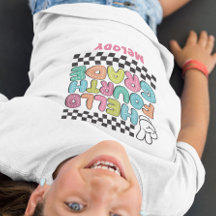 Retro fofo de volta à camiseta do quarto ano escol