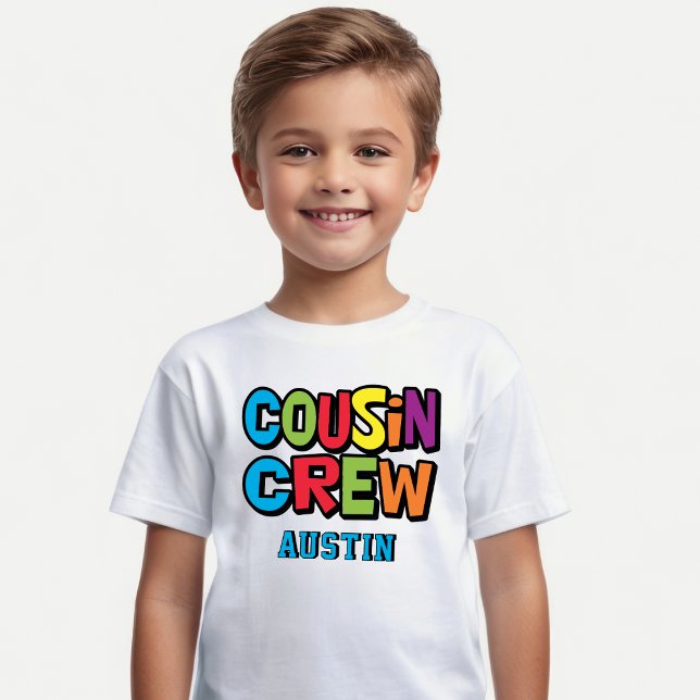 Reunião de Família Equipe Colorida de Primos (Fun and colorful cousin crew shirt with name. Fun for family reunions and get togethers. )