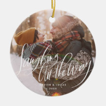 Rindo todo o ornamento do feriado do roteiro da