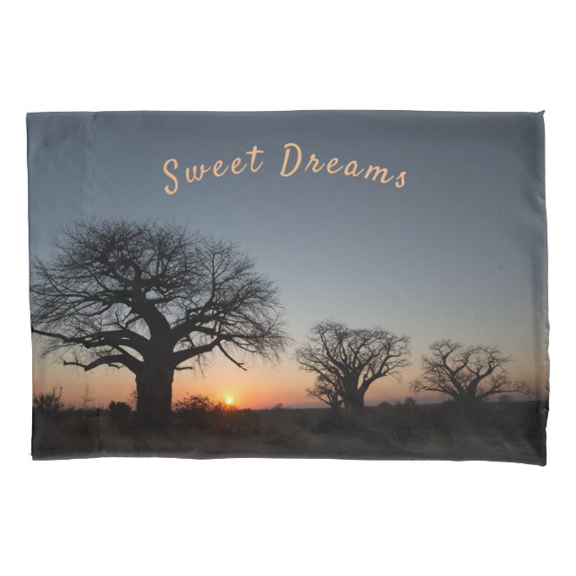 Romantic sunset at the sacred Baobabs photo Pillow (Frente)