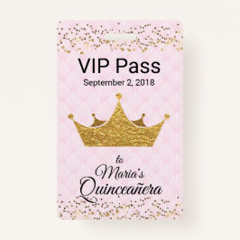 Rosa com crachá dourado de Quinceañera VIP da