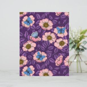 Rosa de cão e borboletas em rosa e roxo