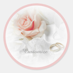 Rosa do rosa & etiquetas das alianças de casament