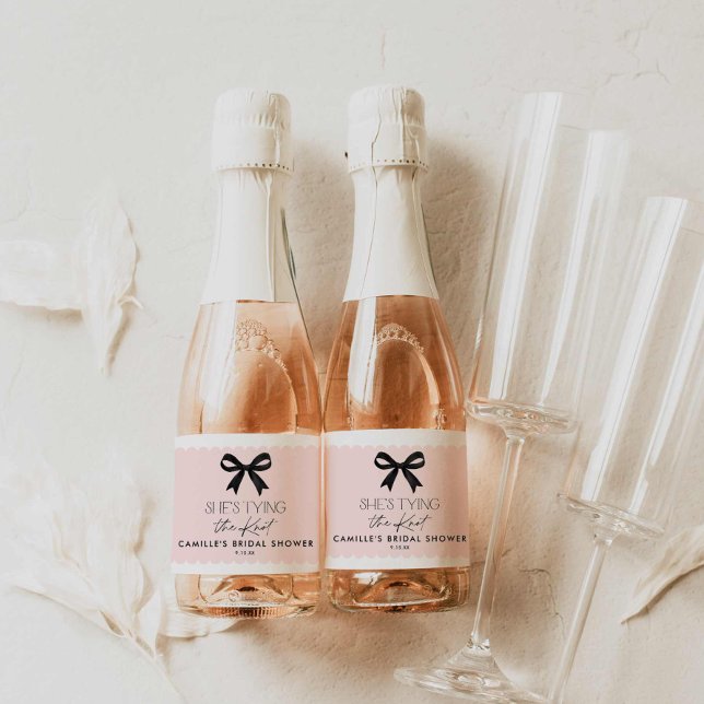 Rosa Ela é Casando (Pink She's Tying the Knot Bridal shower mini champagne label)