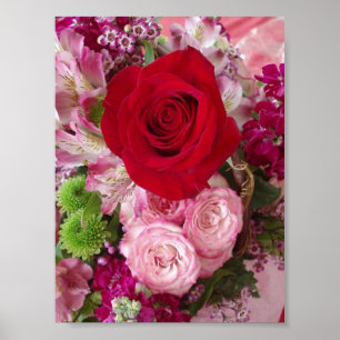 Rosa vermelha com flores e impressão Assorted dos