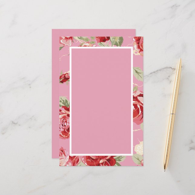 Rosa vermelha florescente de cereja (Frente/Verso In Situ)