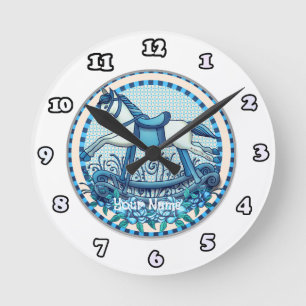 Rosas azuis rebatendo o relógio