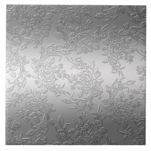 Rosas e tulipas de prata lustrados gravados