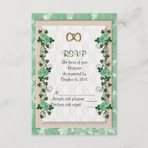 Rosas irlandeses com cartão de resposta RSVP