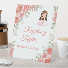 Rosas rosadas-brancas na primeira comuna espanhola
