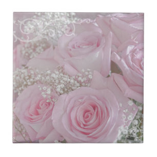 Rosas rosadas suaves e respiração do bebê
