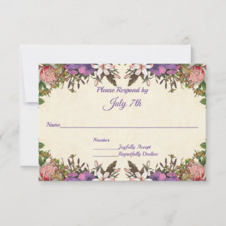Rosas rosas rosas e pétalas roxas casadas RSVP