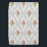 Rosas Victorianas cor-de-rosa com Fita Azul<br><div class="desc">buquês bonito de rosa-rosa-rosa vitoriano com uma estrutura diagonal de fitas azuis pálidas e arcos sobre fundo de casca de ovo macia com pontos sutis de cinza. O design é perfeito e escalável.</div>