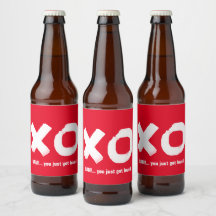 Rótulo de Cerveja Vermelha e Branca do Kiss Hug