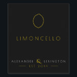 Rótulo de Frasco do Favor de Convidado do Casament<br><div class="desc">Dê o presente do caseiro Limoncello. Um contorno de limão abstrato sobre fundo preto. Personalizado com os nomes da noiva e do noivo e o ano do casamento. Personalize a fonte e o texto modernos. Use o rótulo mais pequeno à prova d'água e resistente ao arranhão para minigarrafas. Um chic...</div>