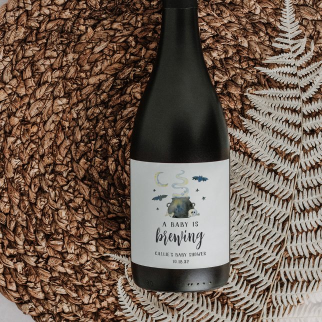 Rótulo De Garrafa De Cerveja A Baby Is Brewing Cute Halloween Baby Shower (Criador carregado)