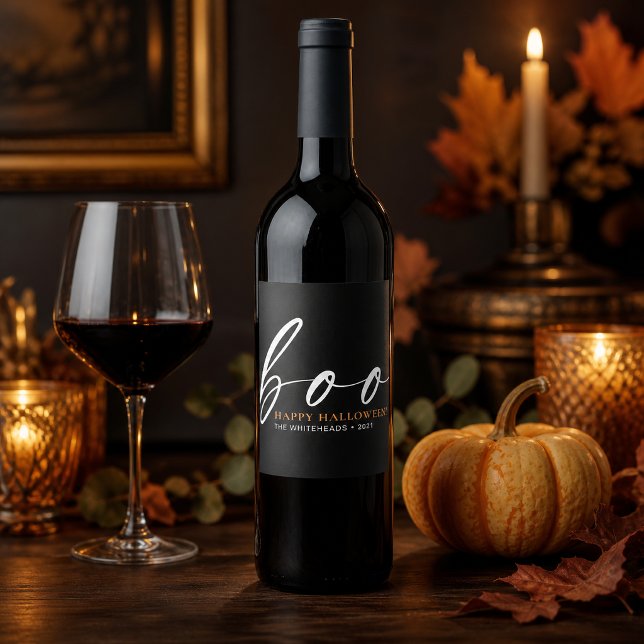 Rótulo De Garrafa De Cerveja Boo Feliz Halloween Preto  (Give your favorite bottle a delightfully spooky makeover with this black Halloween wine label.)