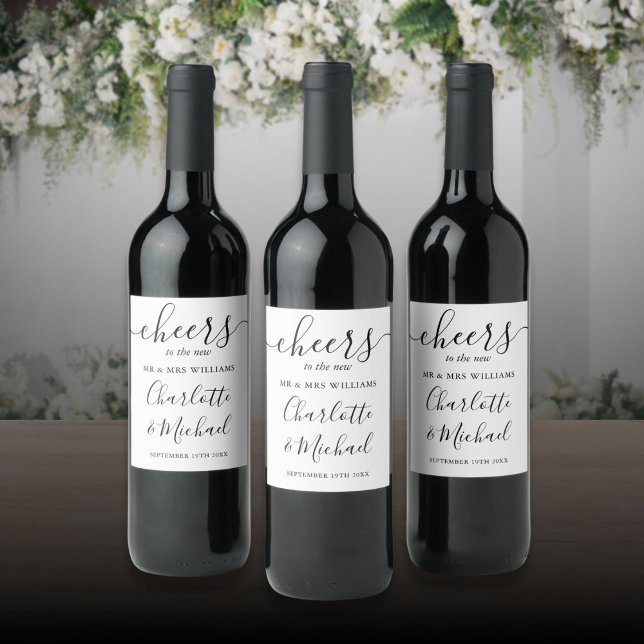Rótulo De Garrafa De Cerveja Brindemos ao Sr. e Sra. Black Roteiro Casamento (Cheers To Mr And Mrs Black Script Wedding Wine Label)
