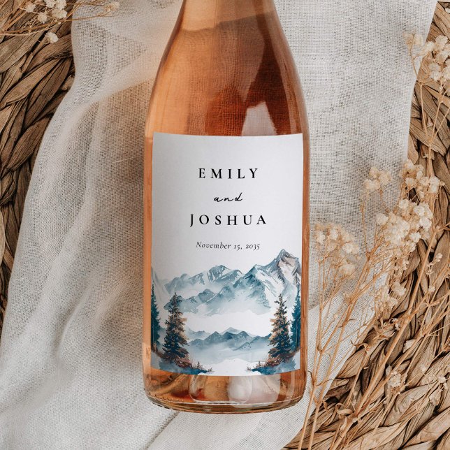 Rótulo De Garrafa De Cerveja Casamento com pinheiro das montanhas do inverno (Criador carregado)