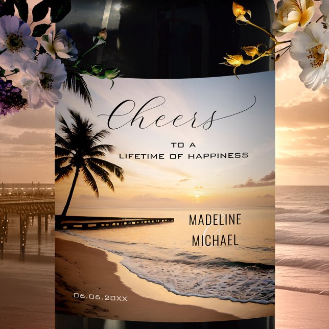 Rótulo De Garrafa De Cerveja Casamento de Destino Tropical de Praia Sunset (Wine label featuring a sunset on a tropical beach with palm trees)