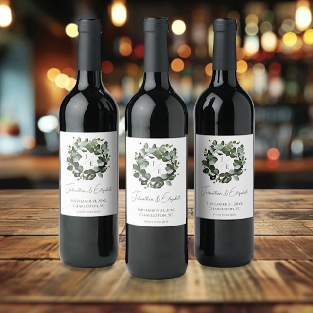 Rótulo De Garrafa De Cerveja Casamento de Eucalyptus Wreath, Monograma Moderno  (White Modern Monogram Eucalyptus Wreath Wedding Wine Labels)
