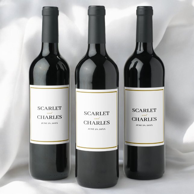 Rótulo De Garrafa De Cerveja Casamento Formal Clássico com Monograma Preto e Do (Formal black and gold monogram wine label adds a personalized, elegant touch to wedding tables.)