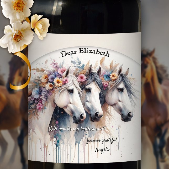 Rótulo De Garrafa De Cerveja Cavalo Aquarela Você Será Minha Dama de Honra (Watercolor wine label featuring elegant boho horses with flowers. Will you be my bridesmaid?)