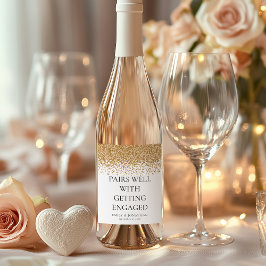 Rótulo De Garrafa De Cerveja Combina Bem com o Noivado Dourado Brilhante