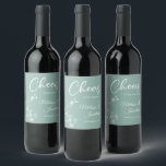 Rótulo De Garrafa De Cerveja Delicar torquídea aplaude o costume verde do casam<br><div class="desc">Etiquetas de vinho elegantes para a sua recepção de casamento, com belas e delicadas orquídeas brancas que saem de um lado, sobre um fundo verde de menta romântico, e o texto "Saúde ao casamento de" em letras brancas. Edite facilmente os campos de modelo para adicionar os nomes de noiva e...</div>