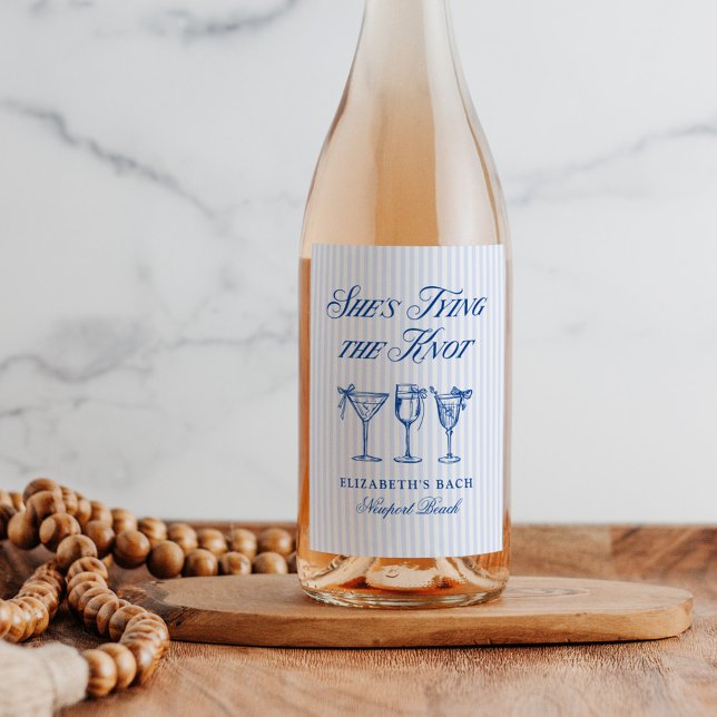 Rótulo De Garrafa De Cerveja Ela é Casando costeira Elegante Desenhada (Criador carregado)