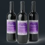 Rótulo De Garrafa De Cerveja Glittery Silver Ametyst Foil 60th Birthday<br><div class="desc">Crie os seus autocolantes de etiqueta de vinho da festa de aniversário 60ª. Garota cintilante prateado cintilante sobre uma folha de metal roxa púrpura esfregada. Personalize os estilos de fonte para criar o seu próprio adesivo design para sua celebração especial. Uma caligrafia elegante clássica emparelhada com uma fonte serif de...</div>