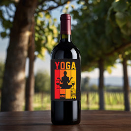 Rótulo De Garrafa De Cerveja Ioga e Vinho Engraçado na Pose de Lótus