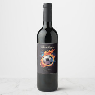 Rótulo De Garrafa De Cerveja Jogando bola de futebol com chamas.