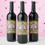 Rótulo De Garrafa De Cerveja Modelo de Fotografia de Vintage de Aniversário Per<br><div class="desc">Celebre o aniversário especial do seu amado 70 com esta encantadora etiqueta personalizada de fotografia de vintage. Perfeito para uma garrafa de vinho favorito, esta etiqueta pode ser personalizada para mostrar qualquer foto que você quiser. Clique para ver na loja mais opções e fazer do seu amado o aniversário de...</div>