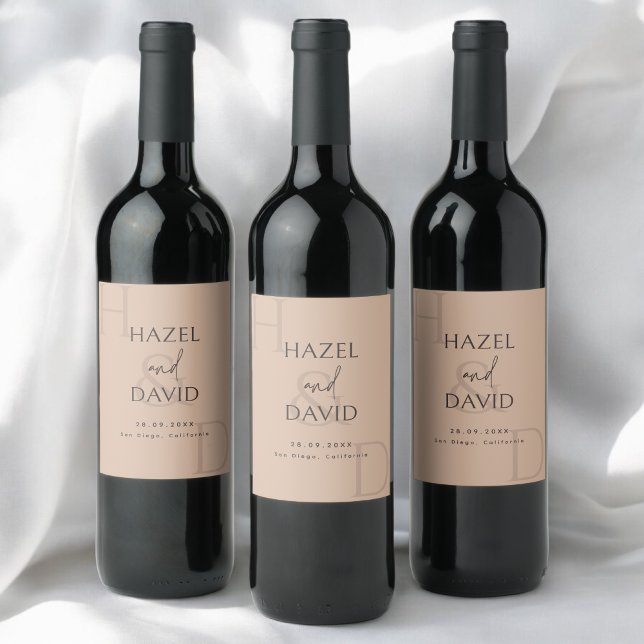 Rótulo De Garrafa De Cerveja Modern Minimalist Brown Monogram Wedding (Modern minimalist brown monogram wine label adds a warm, personalized touch to wedding tables.)