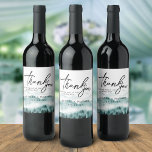 Rótulo De Garrafa De Cerveja Nature Mountain Pine Trees Obrigado<br><div class="desc">Etiquetas de vinho personalizadas são perfeitas para adicionar um toque personalizado único ao seu vinho de mesa, favores de casamento ou presentes de boas-vindas. Design elegante clássico para casamentos de outono ou vencedores apresenta montanha aquarela com pinheiros, obrigado em letra de guião, seus nomes, data de casamento. Projetado para coordenar...</div>