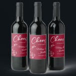 Rótulo De Garrafa De Cerveja Orquídeas delicadas aplaudem o costume vermelho do<br><div class="desc">Etiquetas de vinho elegantes para a sua recepção de casamento, com belas e delicadas orquídeas brancas que saem de um lado, sobre um clássico creme vermelho, e o texto "Saúde ao casamento de" em letras brancas. Edite facilmente os campos de modelo para adicionar os nomes de noiva e noiva em...</div>