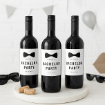 Rótulo De Garrafa De Cerveja Partido Negra Negra Negra Moderno Minimalista<br><div class="desc">Vestir as bebidas para a última grande noite do noivo com esta etiqueta de vinho de solteiro preto-e-branco. Com um arco clássico e design e tipografia moderna, é uma forma na moda de personalizar garrafas para a celebração. Personalize com o nome, a data e os detalhes da parte do grupo...</div>