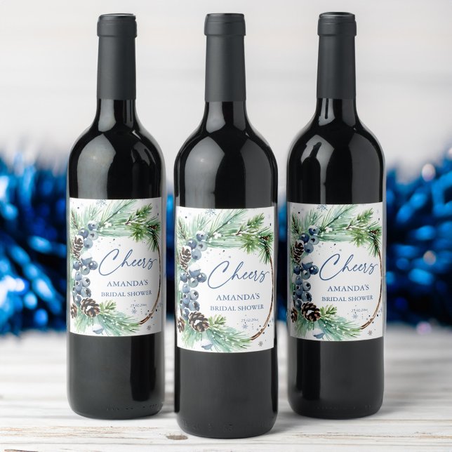 Rótulo De Garrafa De Cerveja Pinheiros com aquarela de chá de panela de inverno (Winter bridal shower watercolor pines wreath favor personalized  wine label blue winter berries)